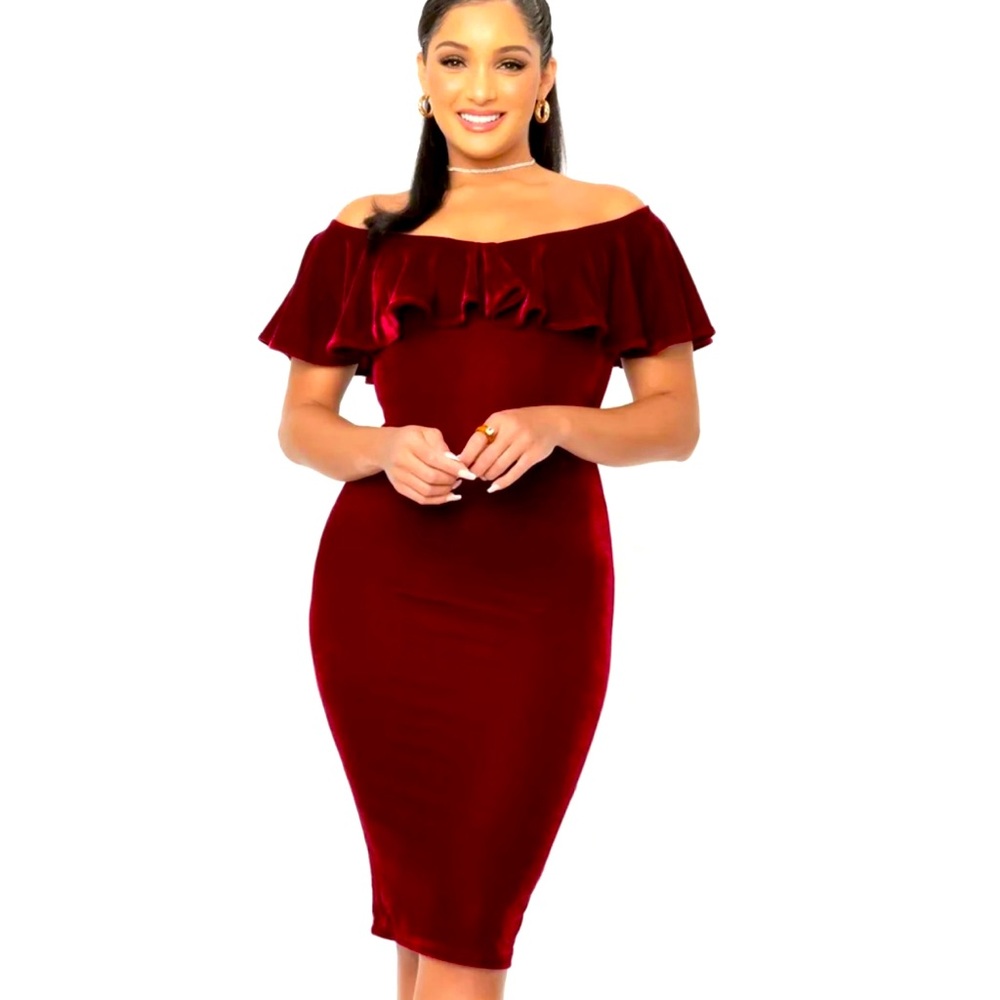 Size M unique vintage ruby red velvet off the shoulder dress